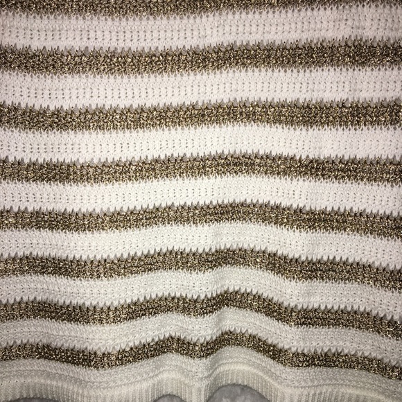 Skye’s The Limit Sweater - Picture 2 of 4